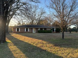 829 Range Rd, Palestine, TX 75801