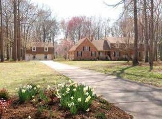 409 Woodards Ford Rd, Chesapeake, VA 23322