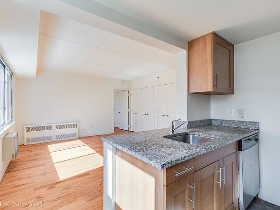 3rd image of 200 Schermerhorn St APT 818