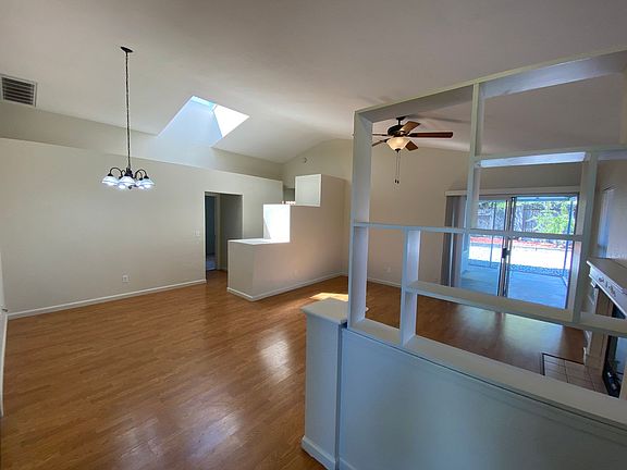 2nd image of 8605 Willow Vista Ct