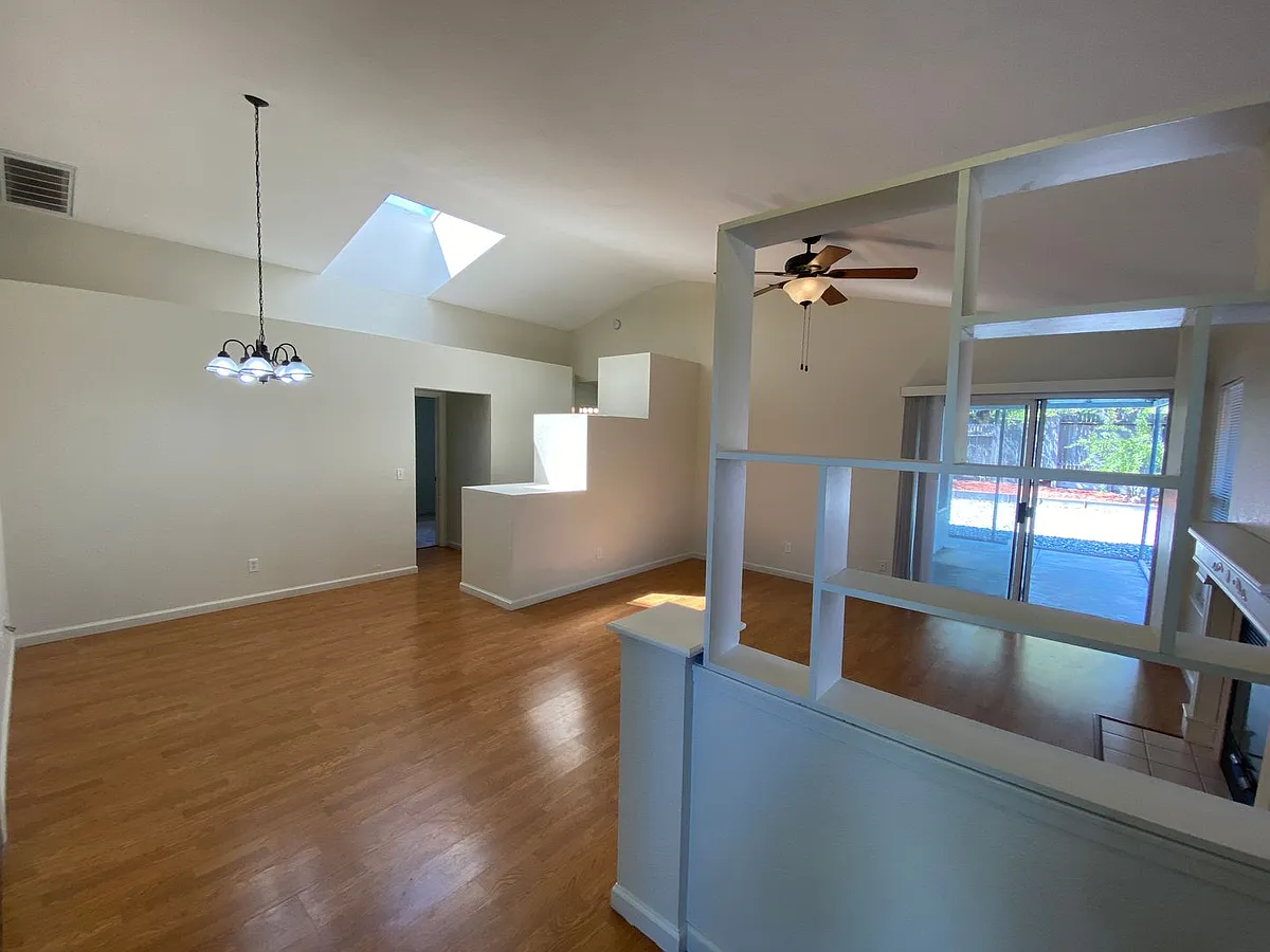 Building Photo - 8605 Willow Vista Ct