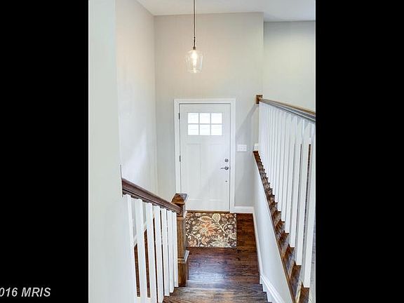 4th image of 514 Williamsburg Ln
