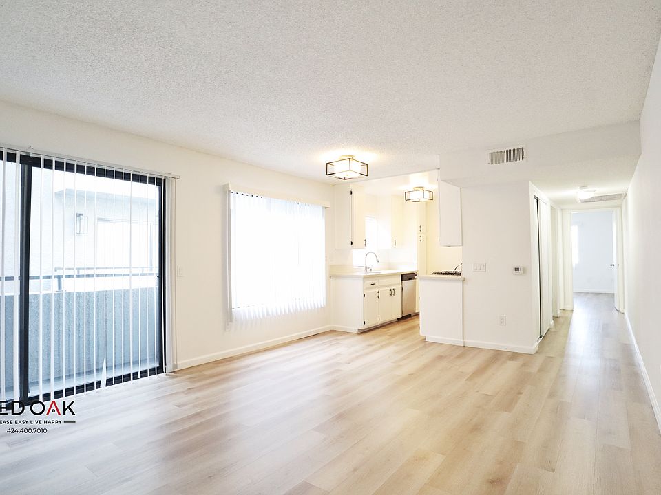 1st image of 11823 Victory Blvd #209