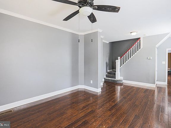 2nd image of 4004 Parkside Dr