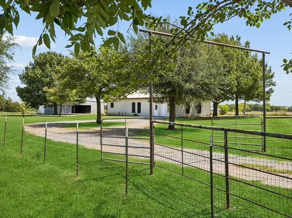 14221 County Road 545, Nevada, TX 75173