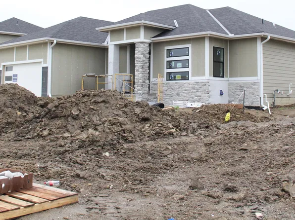 3812 Prairie Breeze Rd, Lincoln, NE 68516