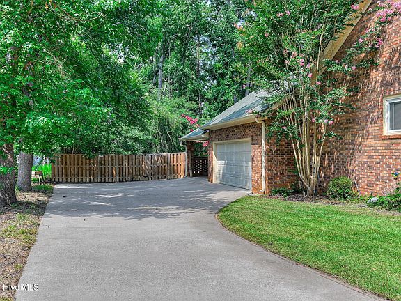 3rd image of 4250 Quail Springs Circle