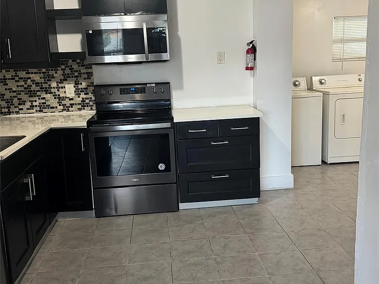 3120 SW 12th Pl — Photo 17