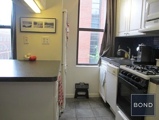 Rented by Bond New York | media 23