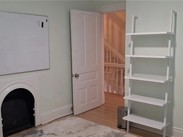 548 S Graham St — Photo 38