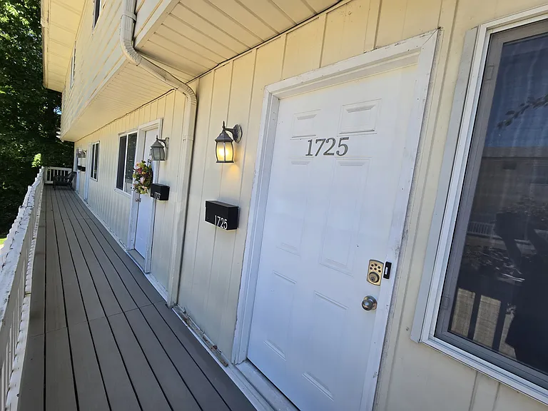1725 Cromwell Dr — Photo 21