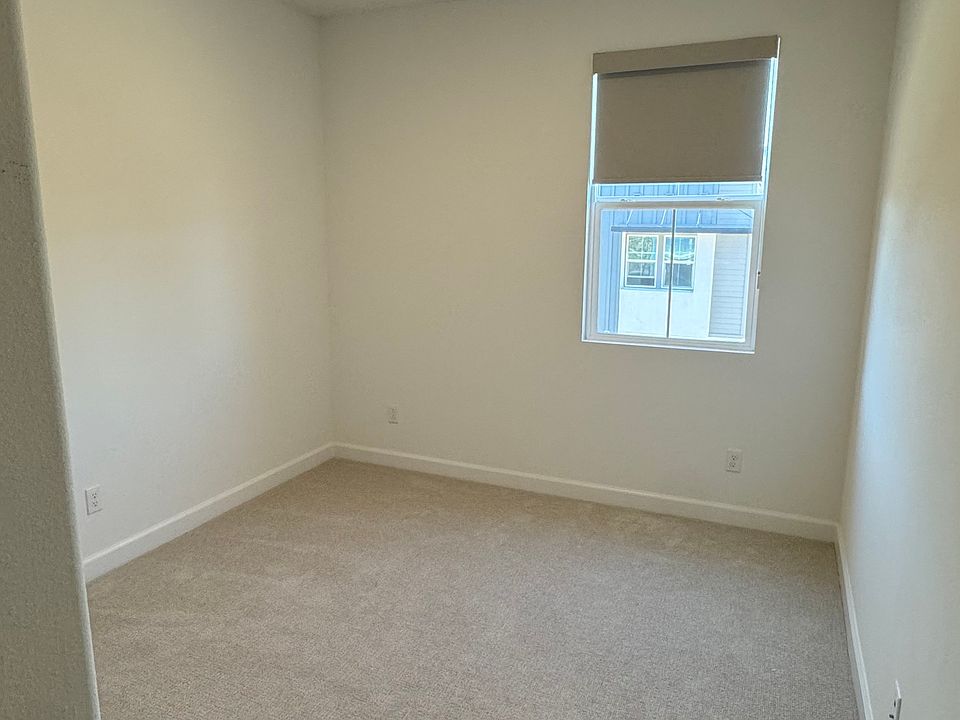 2nd image of 427 Caliper Way