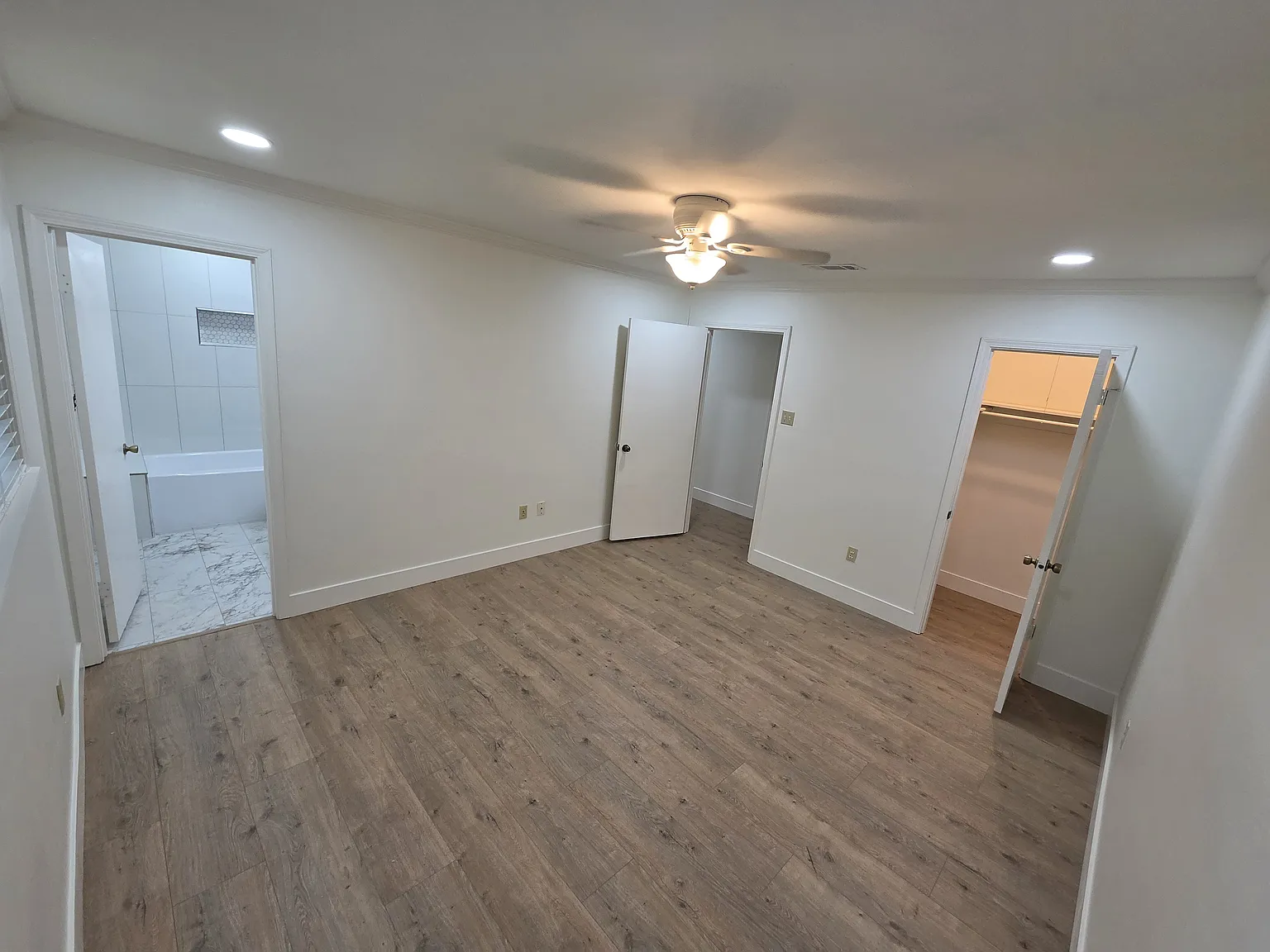 3 bed, 1454 sqft, $2,500 — Photo 2