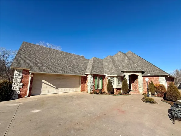 123 The Hills St, Clinton, OK 73601