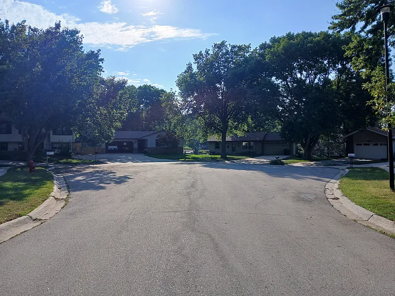 Property sits on a Cul-De-Sac