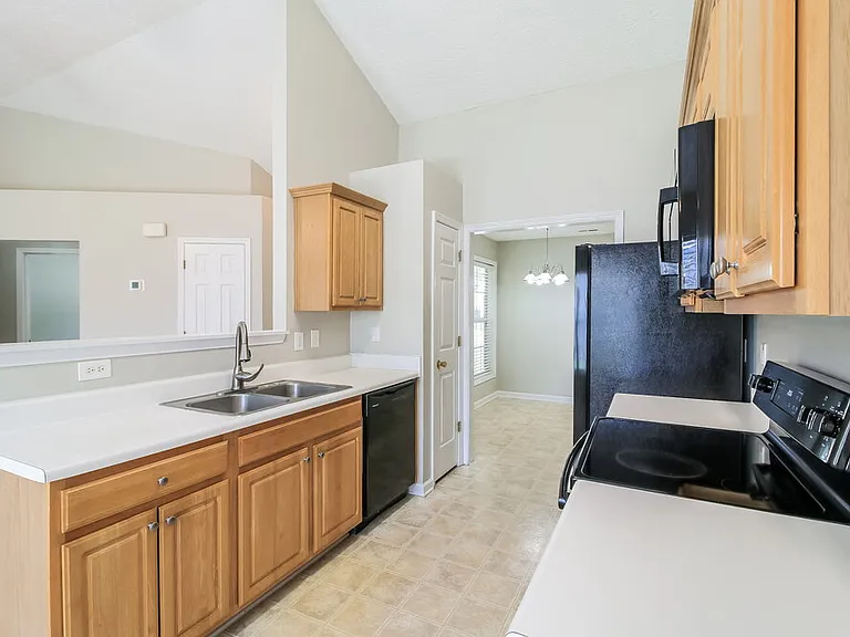 180 Lake Cove Approach — Photo 9
