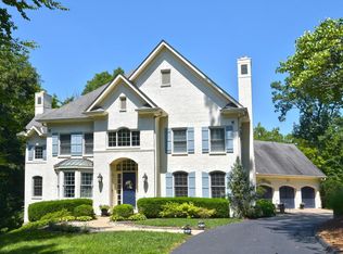 8 Camargo Pines Ln, Cincinnati, OH 45243