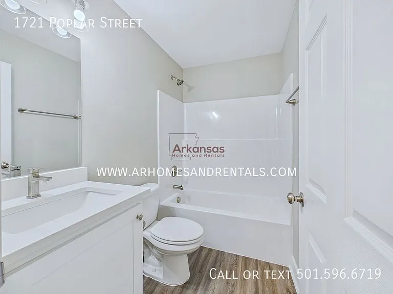 1721 N Poplar St — Photo 9