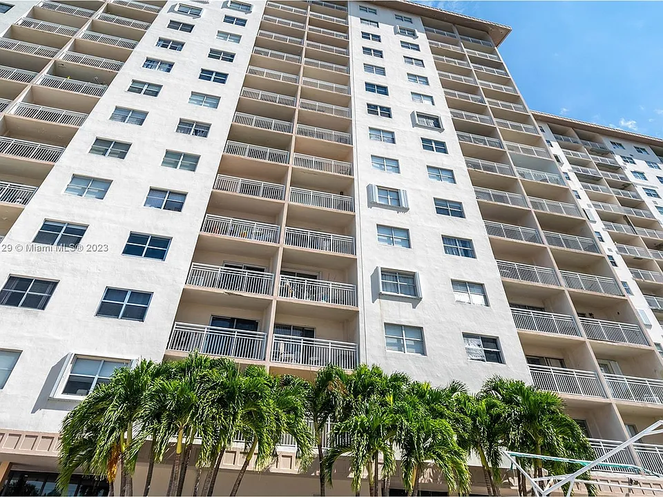 400 Kings Point Dr #1223