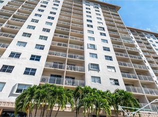 400 Kings Point Dr #2Y, North Miami Beach, FL 33160