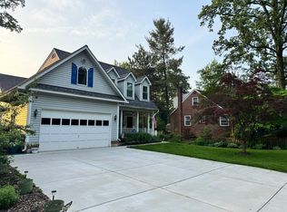 302 W Rosemary Ln, Falls Church, VA 22046
