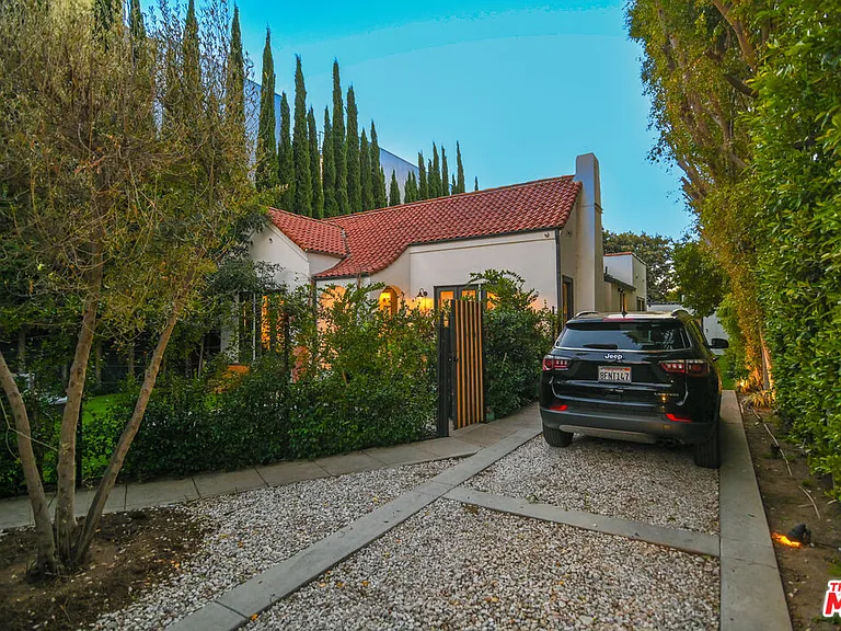 1019 N Orange Grove Ave — Photo 32