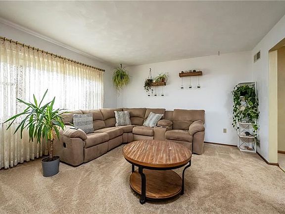 4th image of 187 Bonita Dr