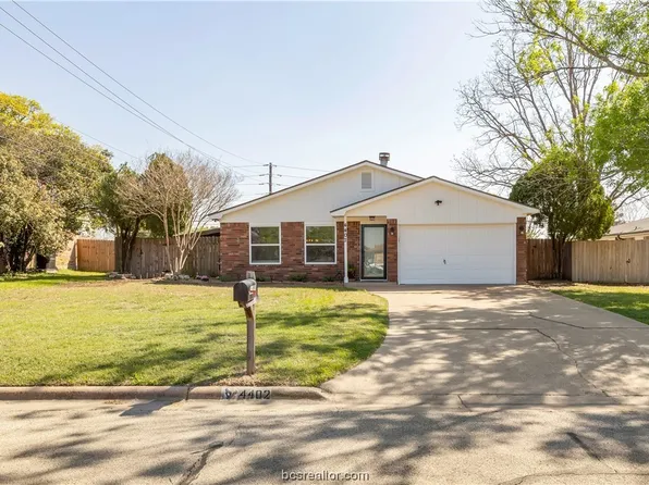 4402 Meadowbrook Dr, Bryan, TX 77802