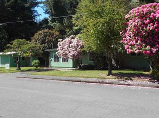 107 Azalea Dr, Klamath, CA 95548
