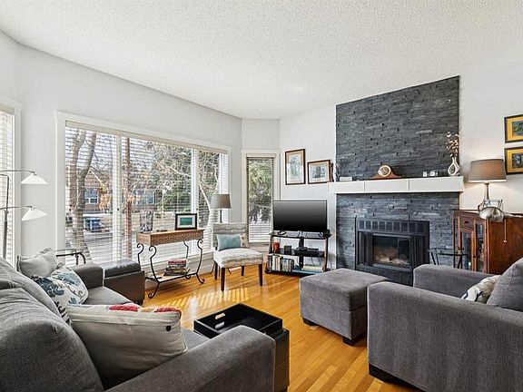 2nd image of 20 Stradwick Rise SW