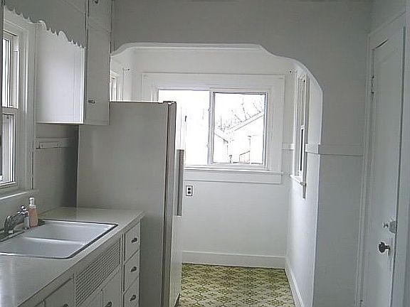 Kitchen with brkfst. nook.