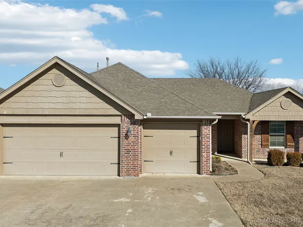 1004 W Missouri Ave, Claremore, OK 74019