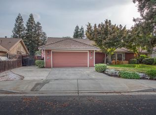 2526 Palo Alto Ave, Clovis, CA 93611