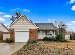 621 Sunnybrook Dr, Hope Mills, NC 28348