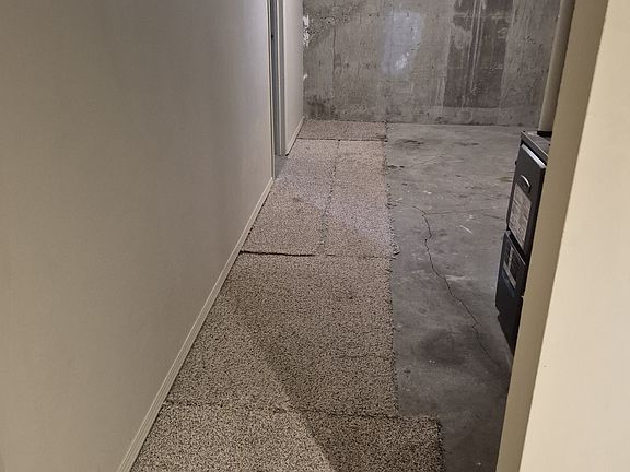 3rd image of 2682 Cameron Rd