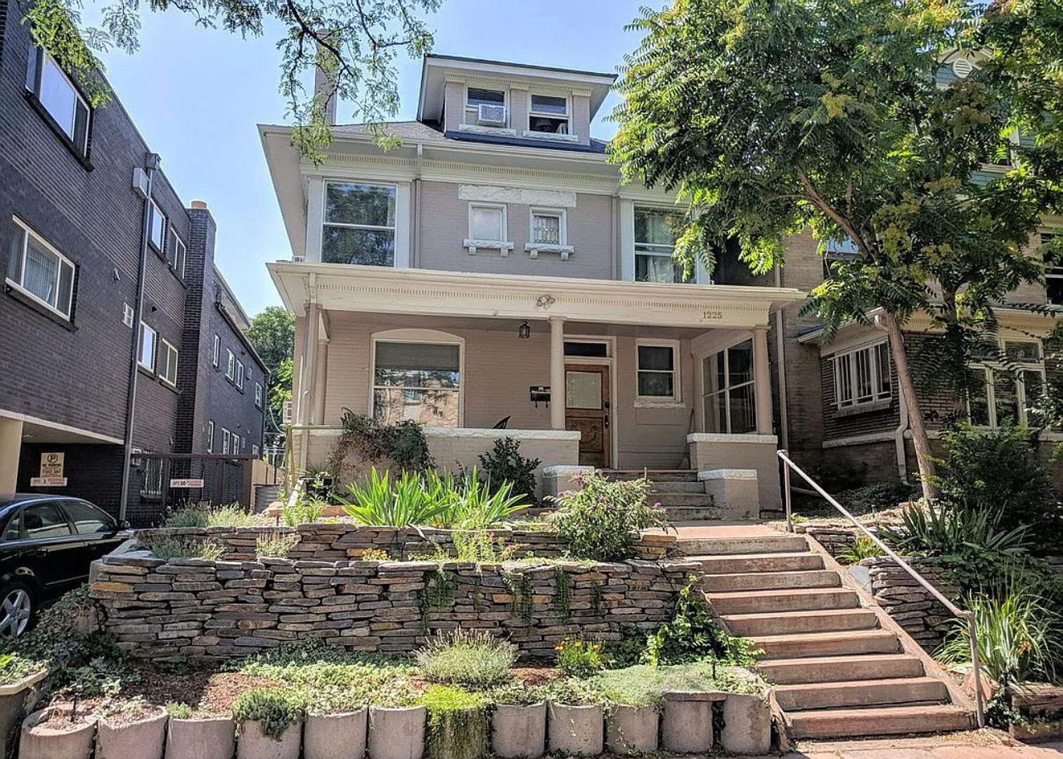 1225 N Clarkson St — Photo 1