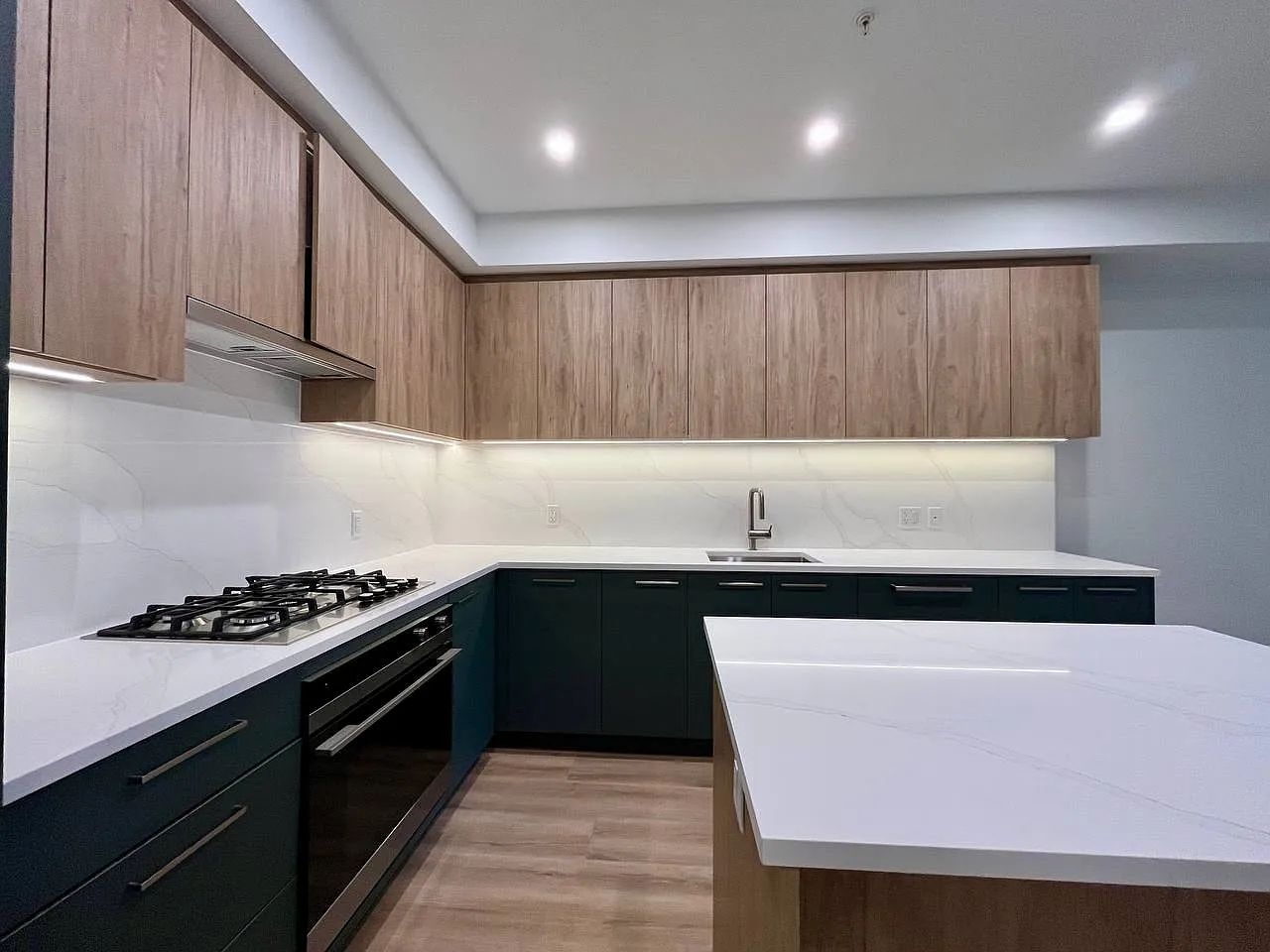 2 bed, 860 sqft, $2,650 — Photo 3