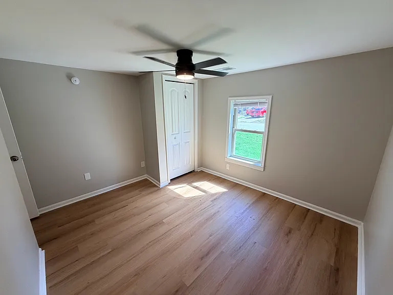 241 Kahl Ct — Photo 14