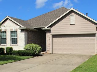 127 Avery Springs Ln, Dickinson, TX 77539