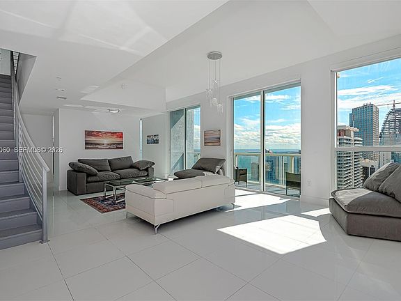 2nd image of 244 Biscayne Blvd #Uph-4907