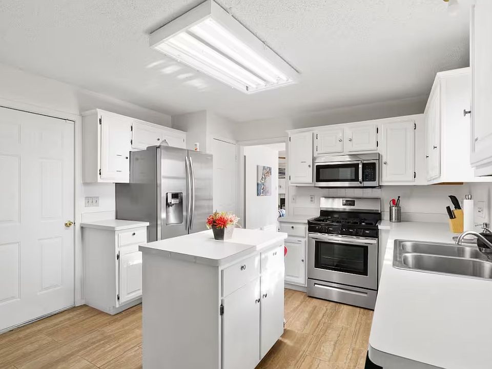 1st image of 2219 Logan Dr