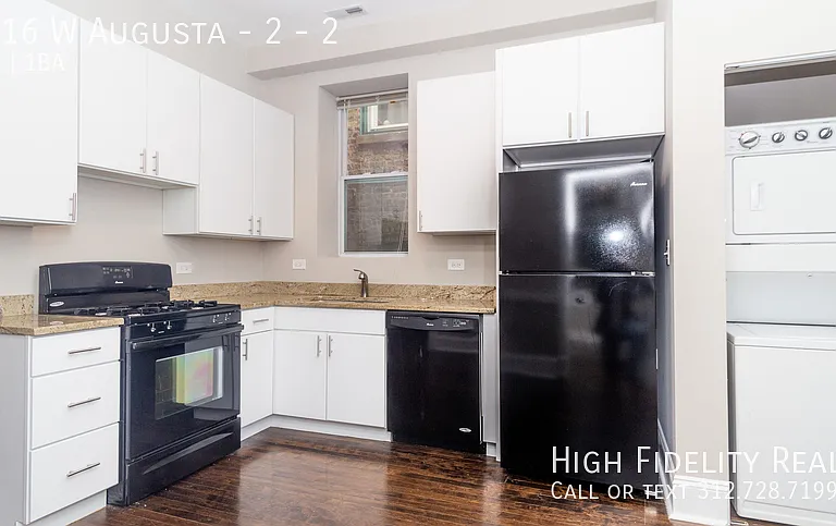 2616 W Augusta Blvd #2 — Photo 2