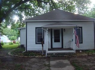 611 Locust St, Wamego, KS 66547