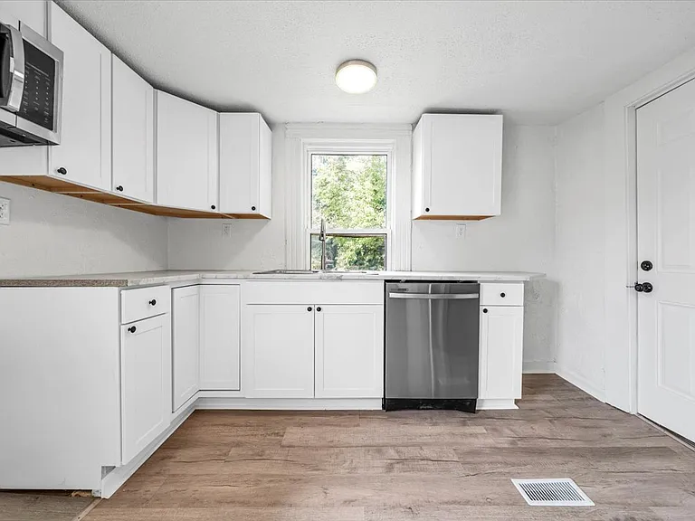 1329 Loudon Ave NW — Photo 19