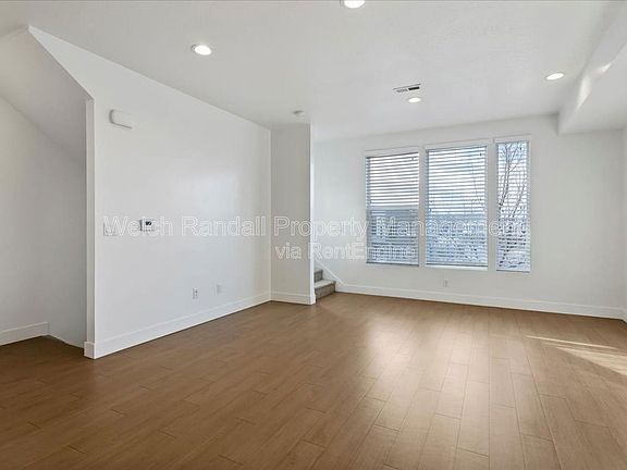 5th image of 1315 E Crandall Ave Unit 109