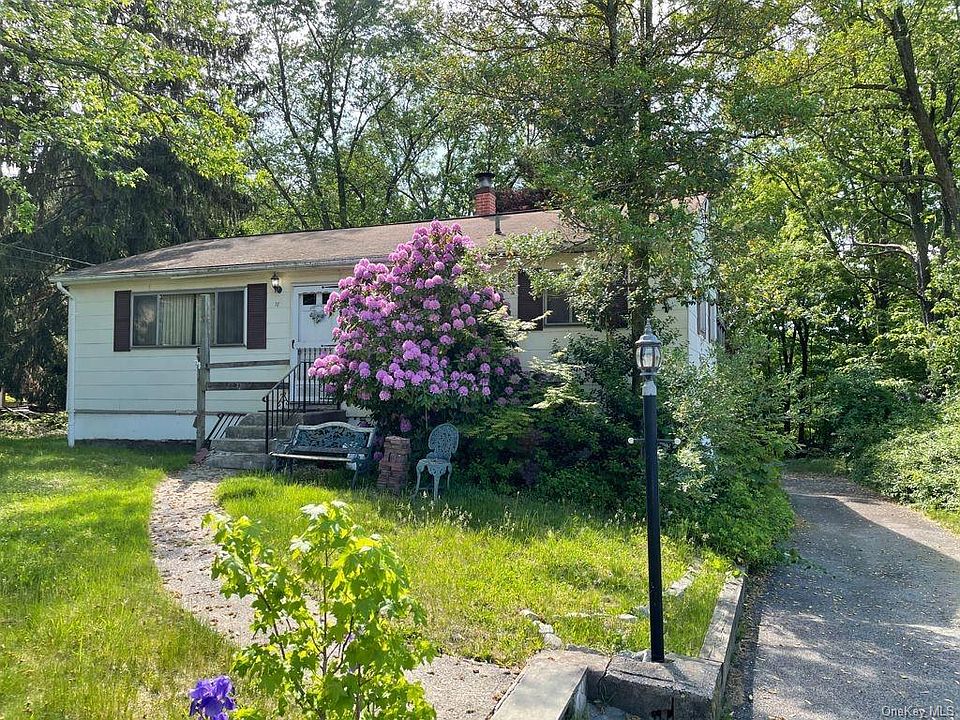 1st image of 18 Duelk Ave