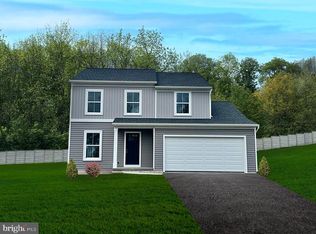 53 Ladderback Ln, Reading, PA 19606