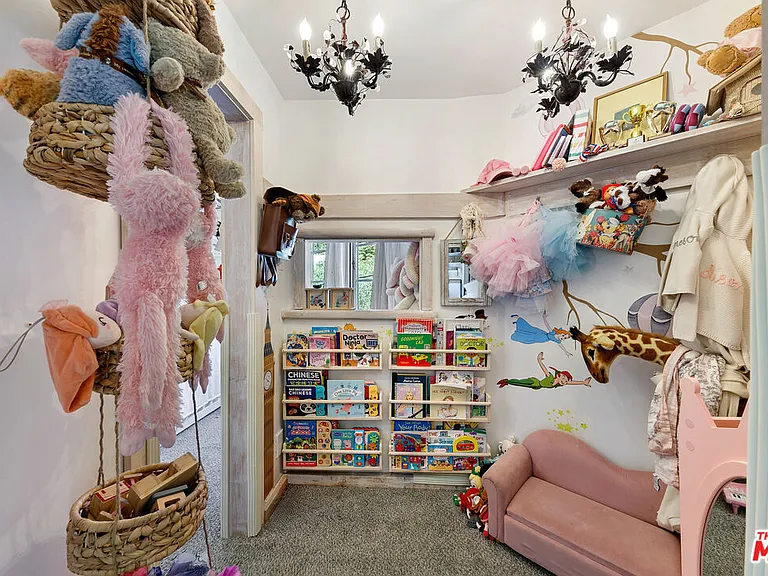 2851 Seabreeze Dr — Photo 41
