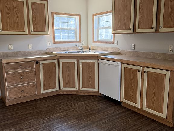 3rd image of 212 Pulliam Dr