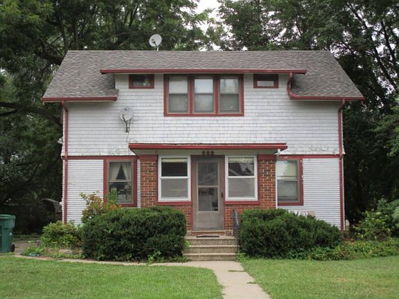 2nd image of 609 6th Ave